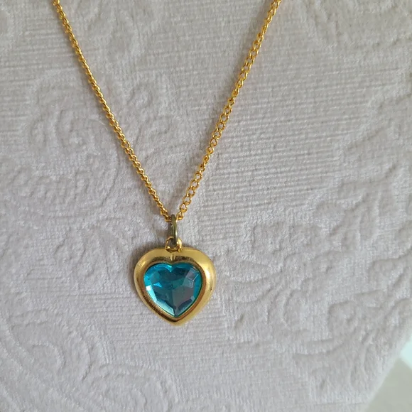 Heart gold Tone Necklace - Picture 2 of 4